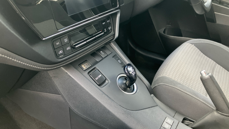 Toyota Auris 1.8 Hybrid Design TSS 5dr CVT [Nav] Hybrid Hatchback